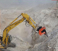  Stone quarrying Powerful  machine - high frequency ripper